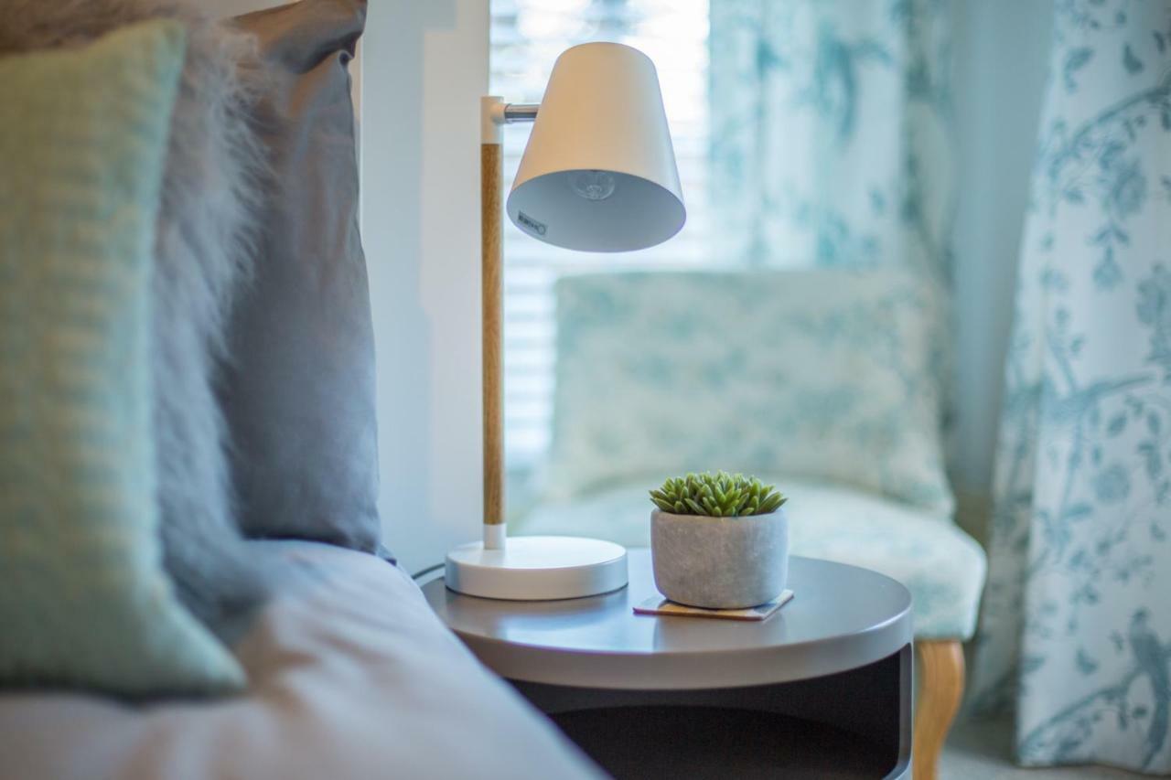 Stylish Apartment Close To Gloucester Quays & Docks Екстериор снимка