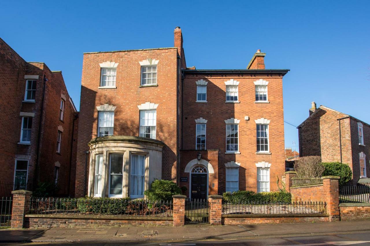 Stylish Apartment Close To Gloucester Quays & Docks Екстериор снимка